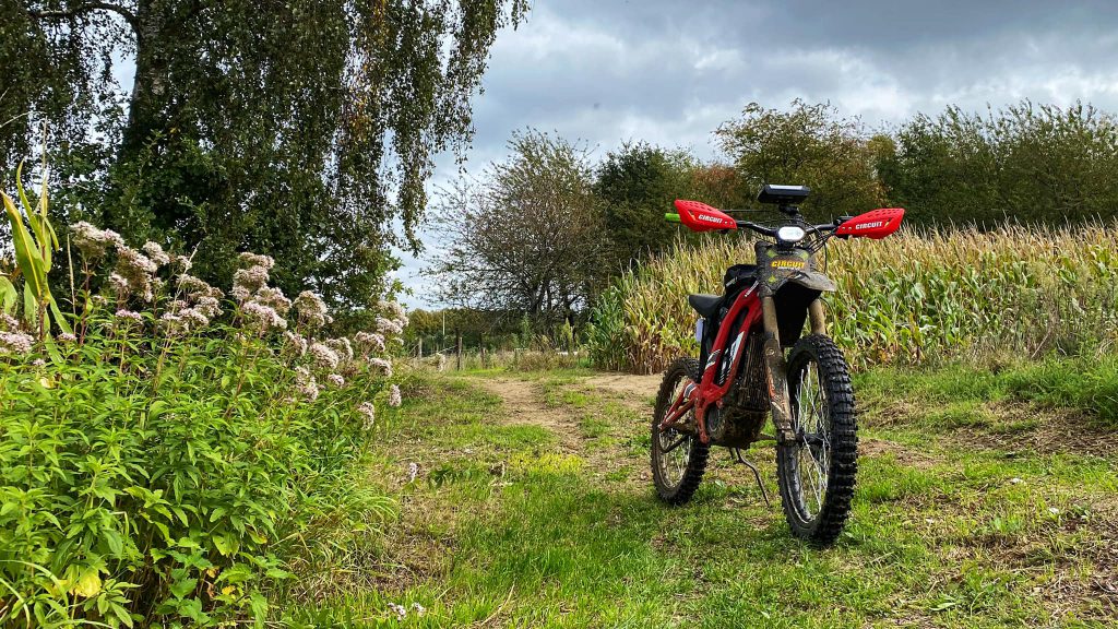 elektrisch enduro Sur-Ron Endurofun Herfstrit 18